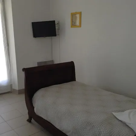 Des Nestes Hotel *