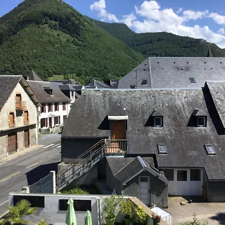 Des Nestes Hotel *